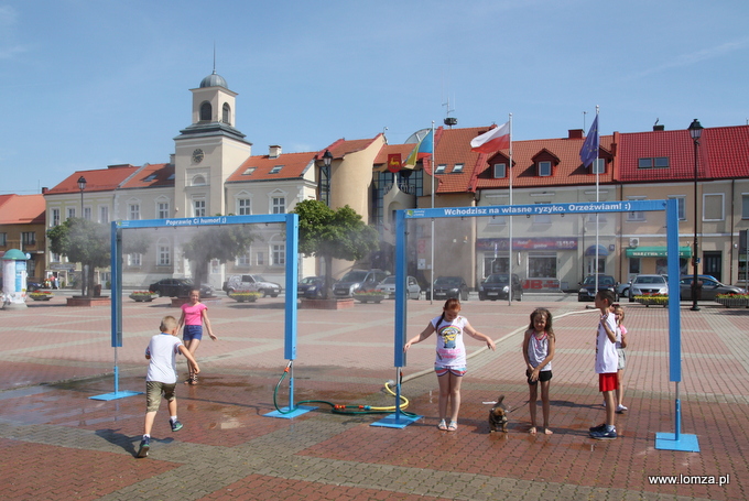 Kurtyny wodne stanęły na Starym Rynku