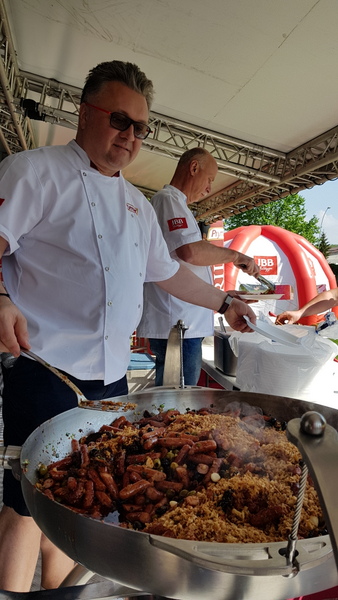 Kulinarna strefa Prymat i JBB podczas rodzinnego grillowania na bulwarach