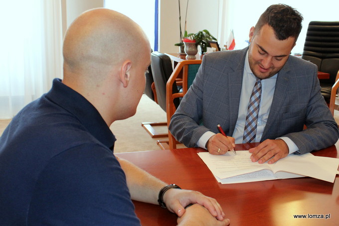 Kolejna firma przystąpiła do Łomżyńskiej Karty Seniora