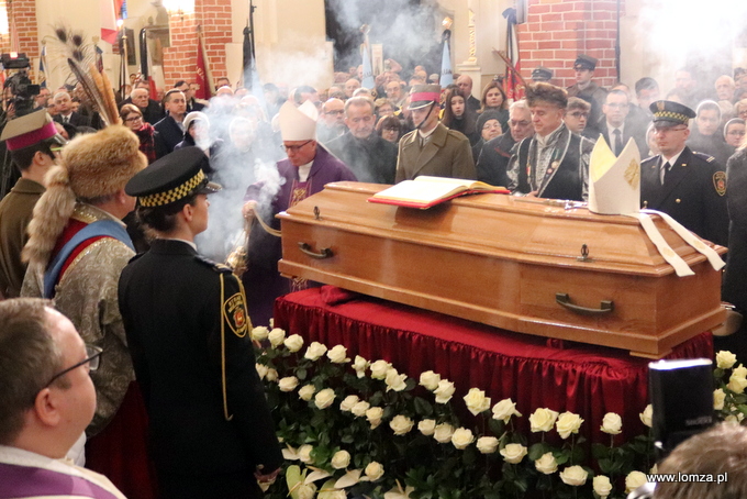Biskup Stanisław Stefanek spoczął w Katedrze Łomżyńskiej