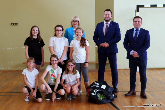 Nowy sprzęt sportowy trafił do podstawówek