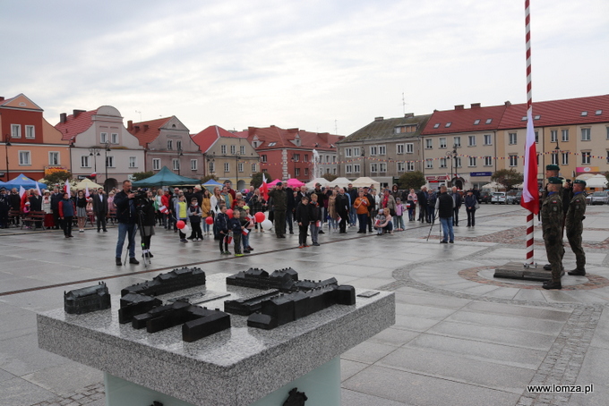 Biało - czerwone święto na Starym Rynku