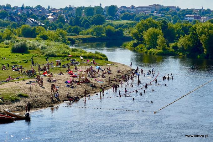 Letni wypoczynek na plaży z ratownikami przez miesiąc