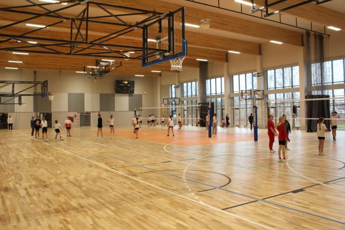 Kolejne miliony na budowę sali sportowej przy SP 5. Na obiekcie ćwiczą już dzieci!