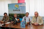 od lewej: Zastępca Prezydenta Beniamin Dobosz, członek Zarządu Województwa Jacek Piorunek, dyrektor wyścigu Marcin Wasiołek, radny województwa Marek Komorowski