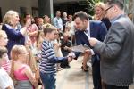 Uroczyste nagradzanie laureatów odbyło się w holu Urzędu Miasta