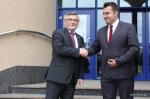 Prezydent Łomży Mariusz Chrzanowski (od prawej) i ambasador Republiki Mołdawii w Polsce Iurie Bodrug