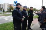 Briefing prasowy z udziałem prezydenta Łomży Mariusza Chrzanowskiego (od prawej) Komendanta Miejskiej Policji w Łomży nadkomisarza Marka Sienkiewicza (od lewej) oraz naczelnika Wydziału Ruchu Drogowego podinspektora Piotra Pietrzaka (w środku)