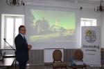 dr Jarosław Charkiewicz zaprezentował zdjęcia z albumu 
