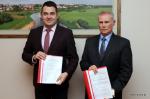 prezydent Łomży Mariusz Chrzanowski i Piotr Wójcik, właściciel firmy PeterBus, Autoryzowany Dealer BMC na Polskę