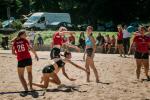 Piłka ręczna plażowa to jedna z widowiskowych dyscyplin (fot. Robert Majtas)