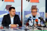 prezydent Łomży Mariusz Chrzanowski i dyrektor Teatru Jarosław Antoniuk