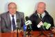 Prezydent Łomży Mieczysław Czerniawski i przewodniczący komisji zakładowej NSZZ "Solidarność" w MPK w Łomży Mirosław Bobowski