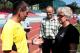 z-ca Prezydenta Łomży Mirosława Kluczek i August Jakubik kierownik projektu 42 maratony w 42 dni