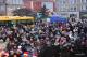 tłumy mieszkańców Łomży przybyły na Stary Rynek by się spotkać podczas Łomżyńskiej Wieczerzy Wigilijnej