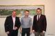 Kompozytor i dyrygent Jakub Milewski (w środku) gościł w Ratuszu