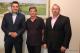 Trener GUKS Łomża Stanisław Niedbała (w środku) w gabinecie Prezydenta Łomży Mariusza Chrzanowskiego