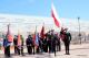 Biało-czerwona flaga wędruje do góry