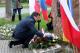 w imieniu mieszkańców i władz Łomży kwiaty złożył prezydent Mariusz Chrzanowski