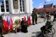 złożenie kwiatów przed tablicą Marszałka Józefa Piłsudskiego 