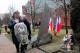 składanie kwiatów przed pomnikiem Sybiraków przy ul. Katyńskiej